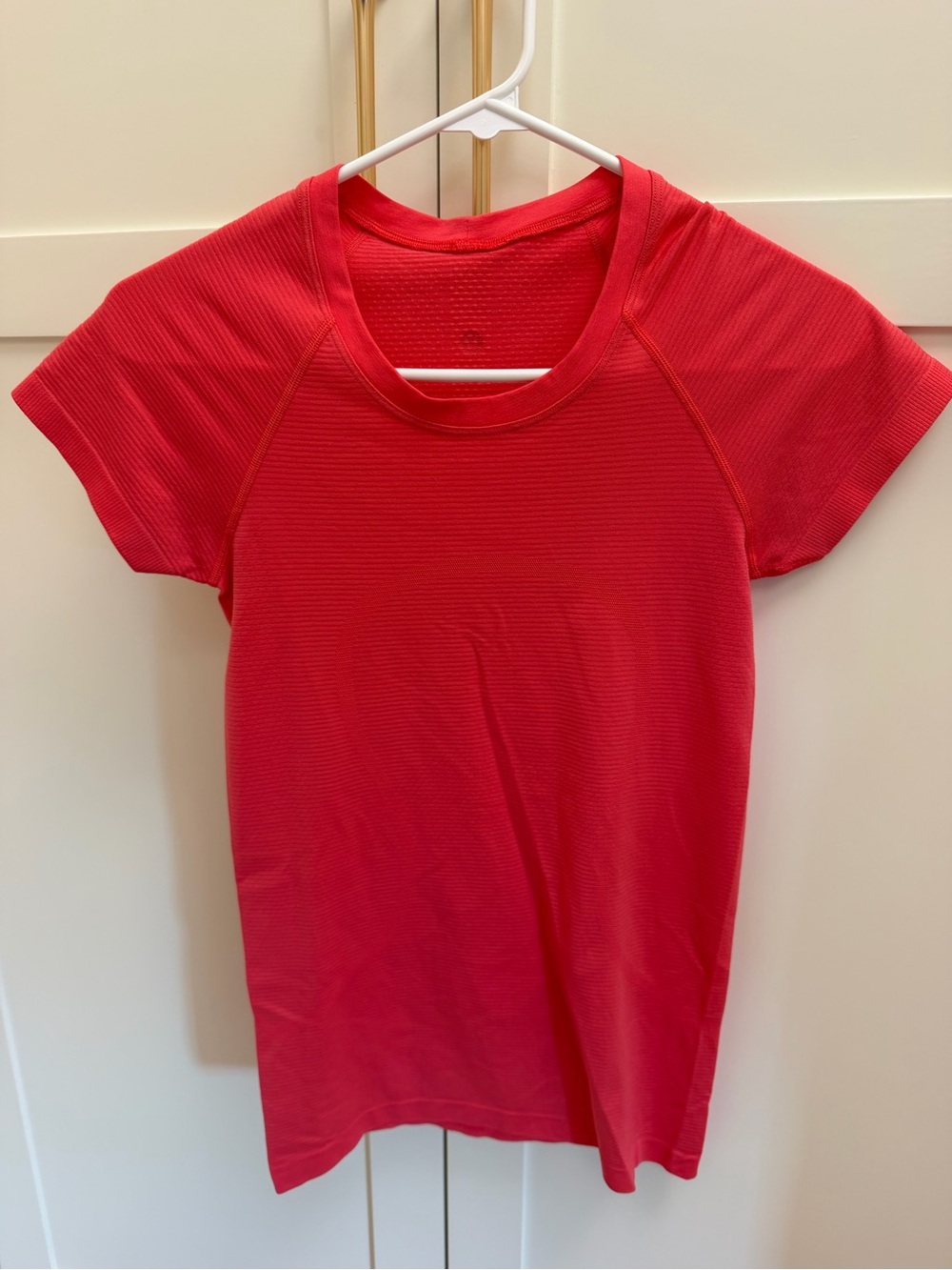 lululemon athletica Red Short Sleeve Crewneck Tee